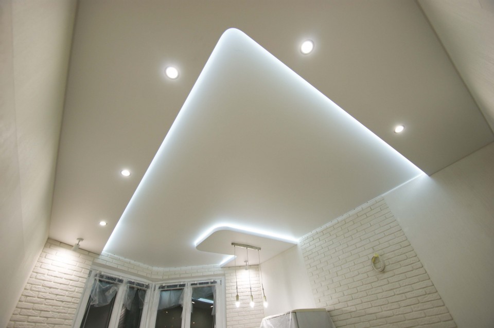 Заказать парящие натяжные потолки в г. Уссурийск